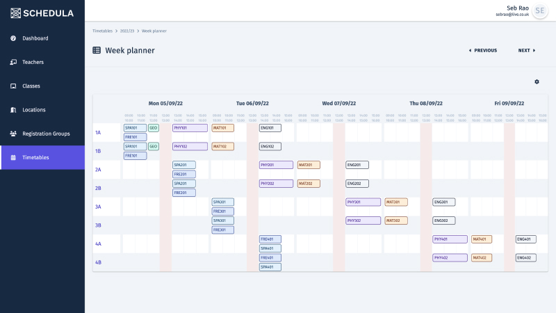Schedule your lessons on the week planner page and easily visualise lesson/room clashes