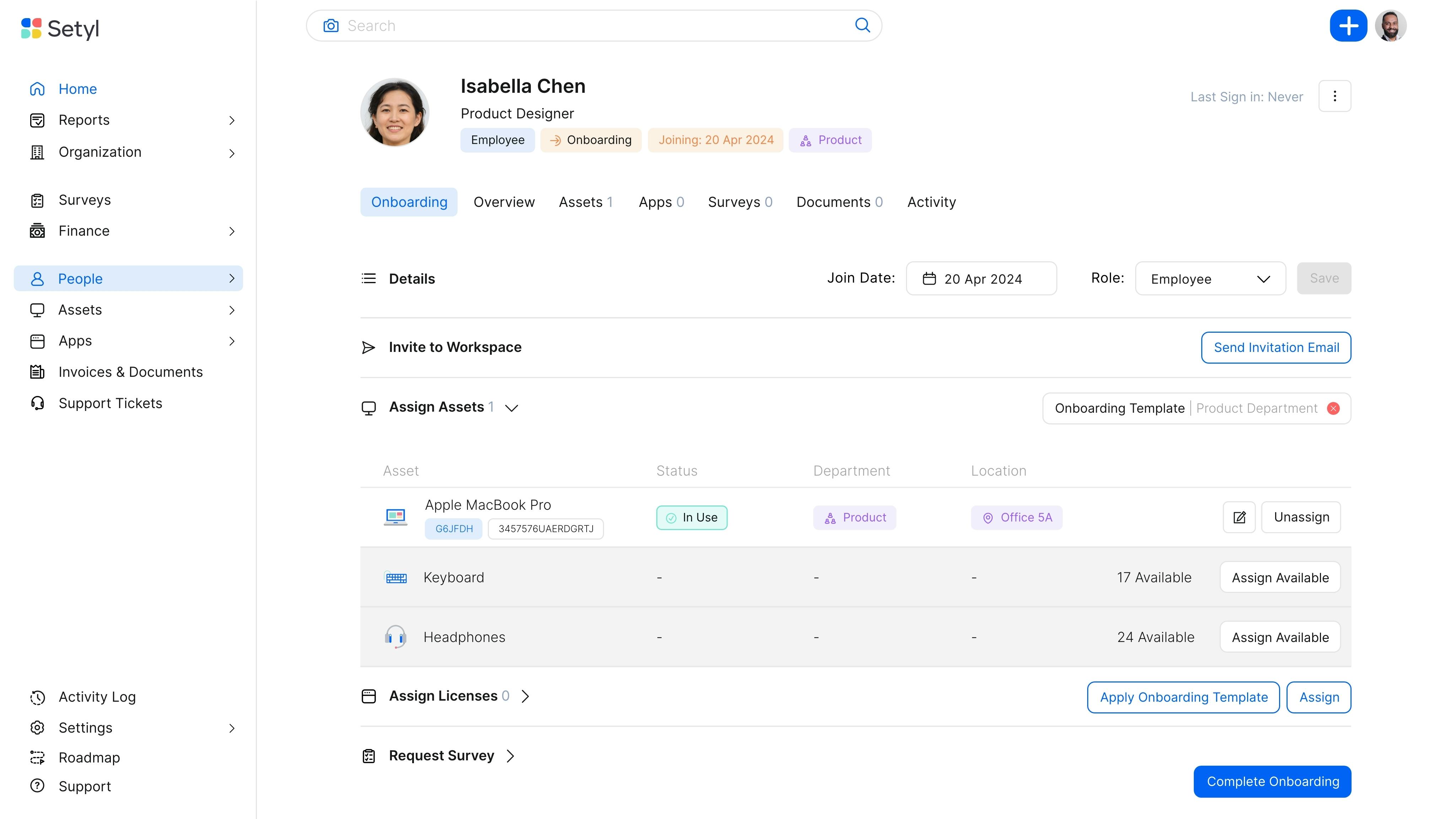 Setyl Software - Employee profiles: Access all the information stored for an employee, including assigned assets and licenses, admin rights, surveys and signed acceptable use policies, onboarding or offboarding status, activity log and more.