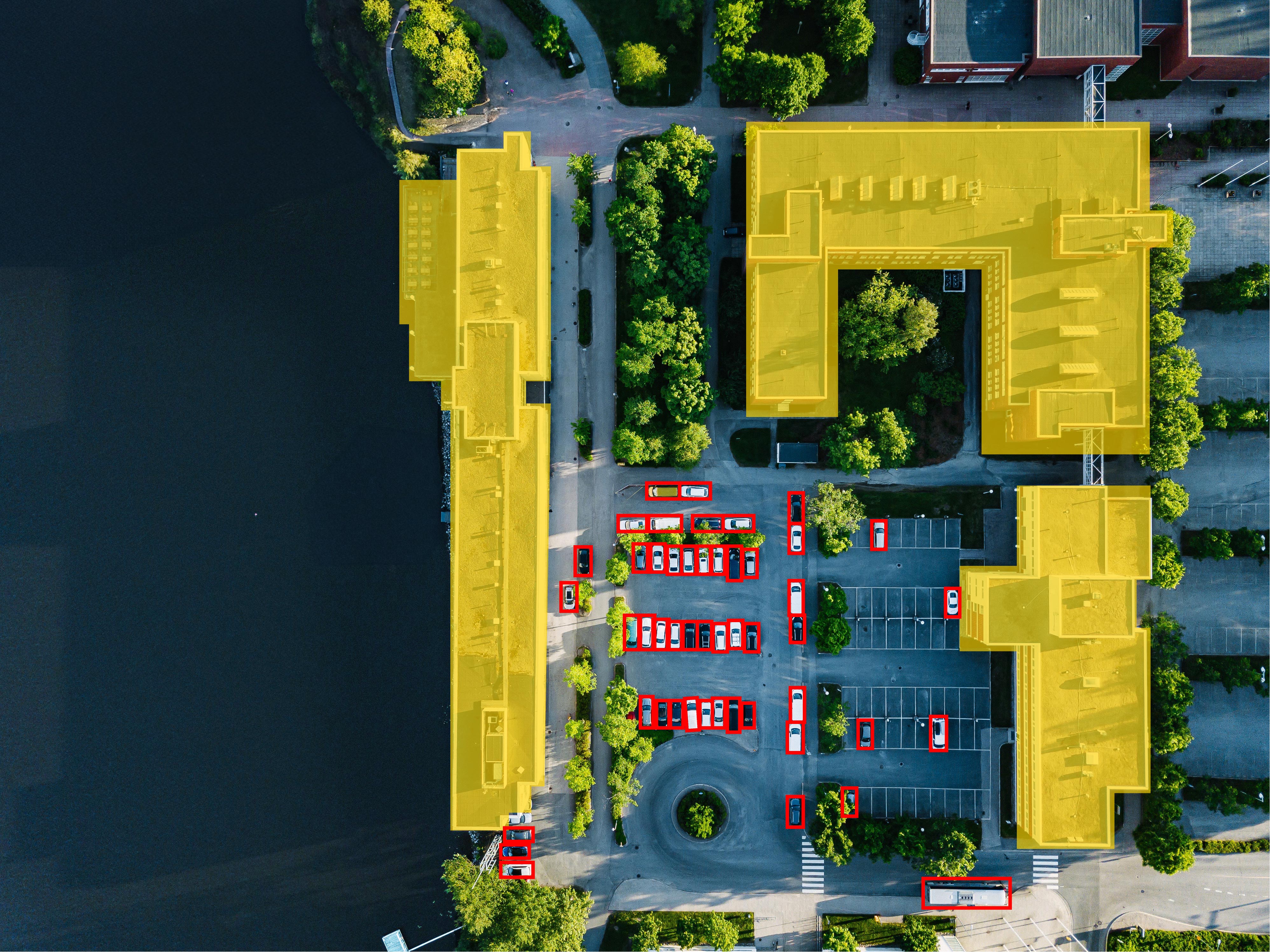 Global Mapper screenshot: Deep-learning powered tools in the Insight and Learning Engine can quickly identify vehicles an building footprints.