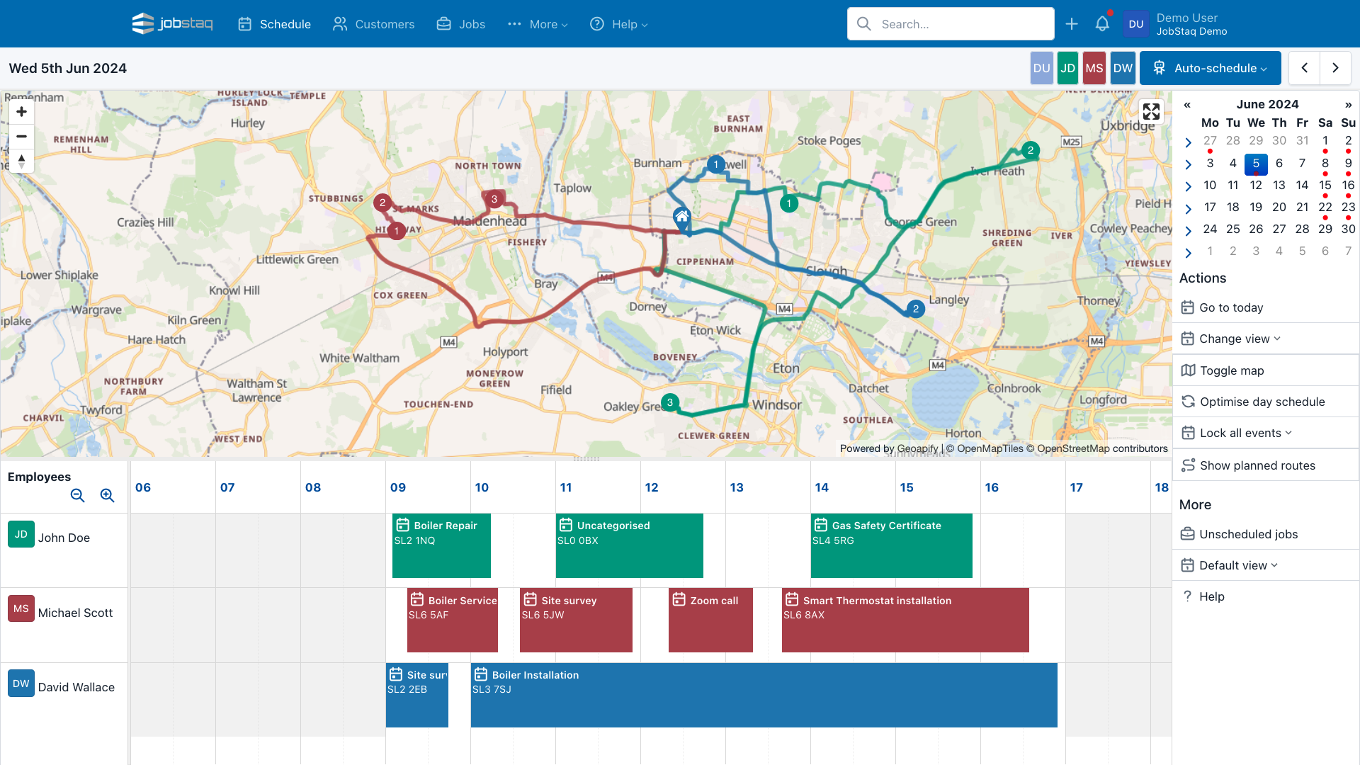 JobStaq screenshot: JobStaq manage scheduling for all engineers, with realtime location tracking available
