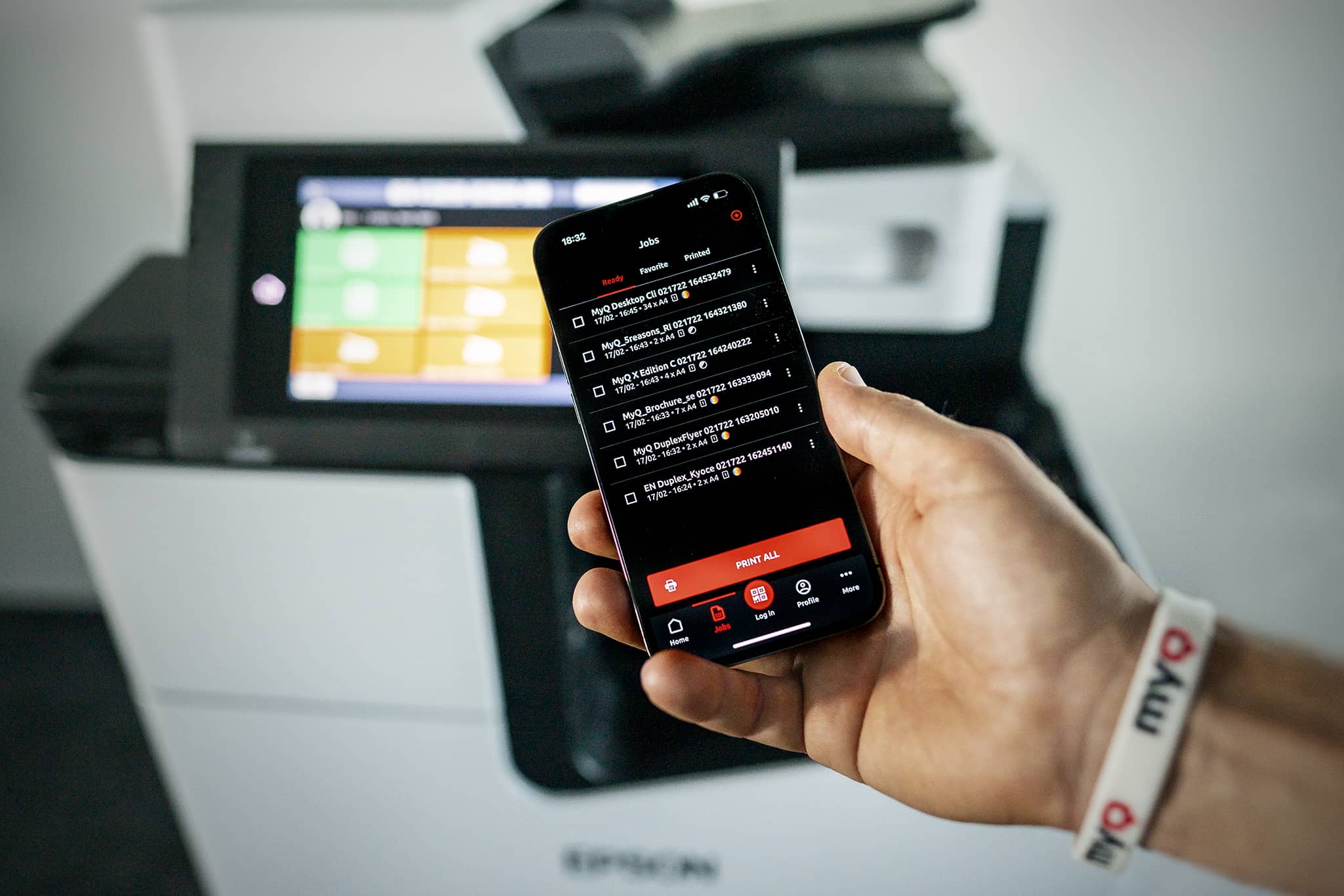 Users can manage their print jobs with their mobile phone or tablet with the MyQ X Mobile Client application (iOS and Android).
