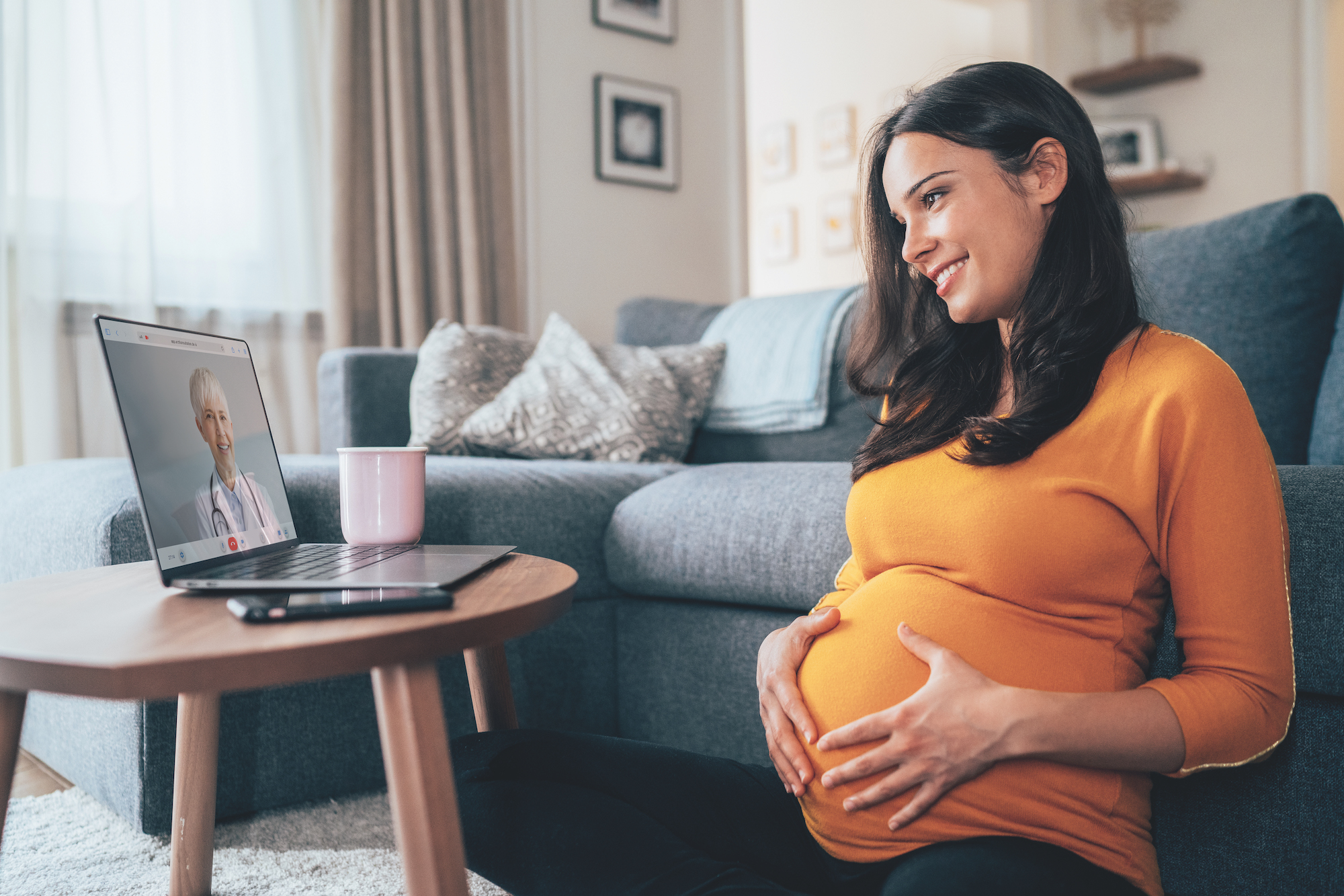 arztkonsultation.de screenshot: Video consultation suite can be used on all devices via browser